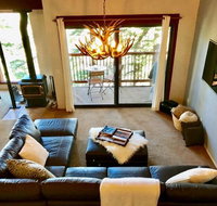 Blue Jay Chalet - Tourism Hollywood