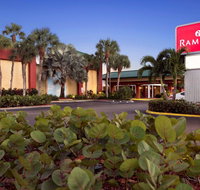 Ramada by Wyndham Naples - Tourism Hollywood