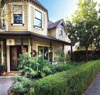 Grape Leaf Inn Bed  Breakfast - Tourism Hollywood