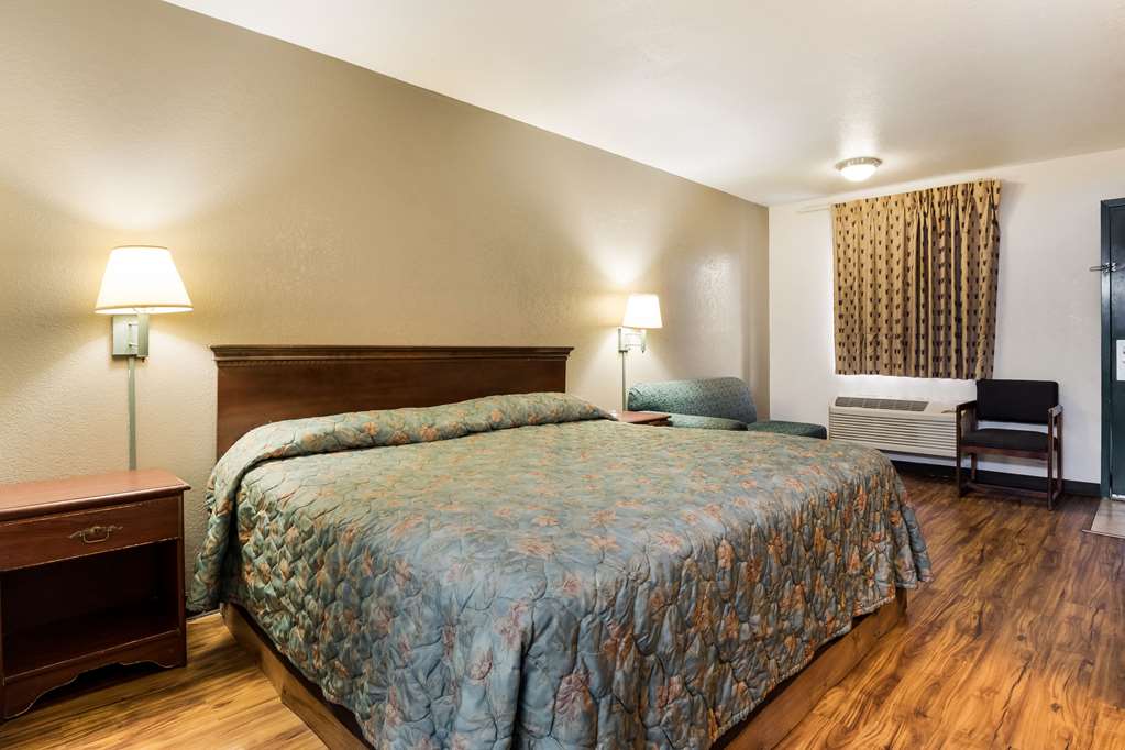 Econo Lodge - thumb 10