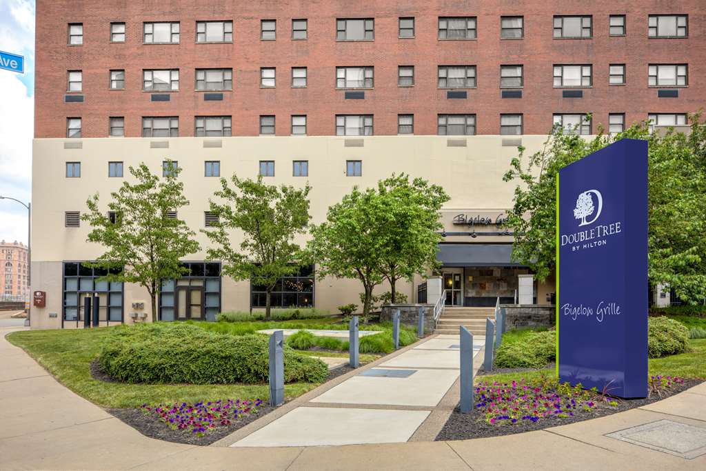 Doubletree Hotel & Suites Pitt Downtown - thumb 1