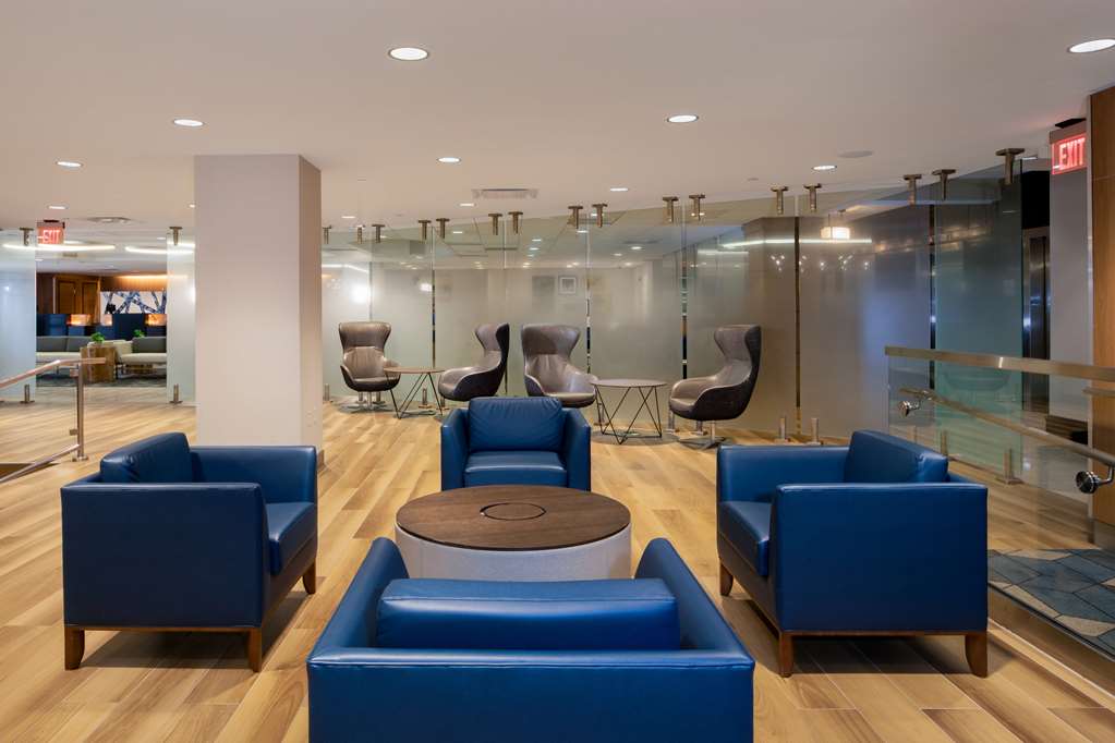 Doubletree Hotel & Suites Pitt Downtown - thumb 3